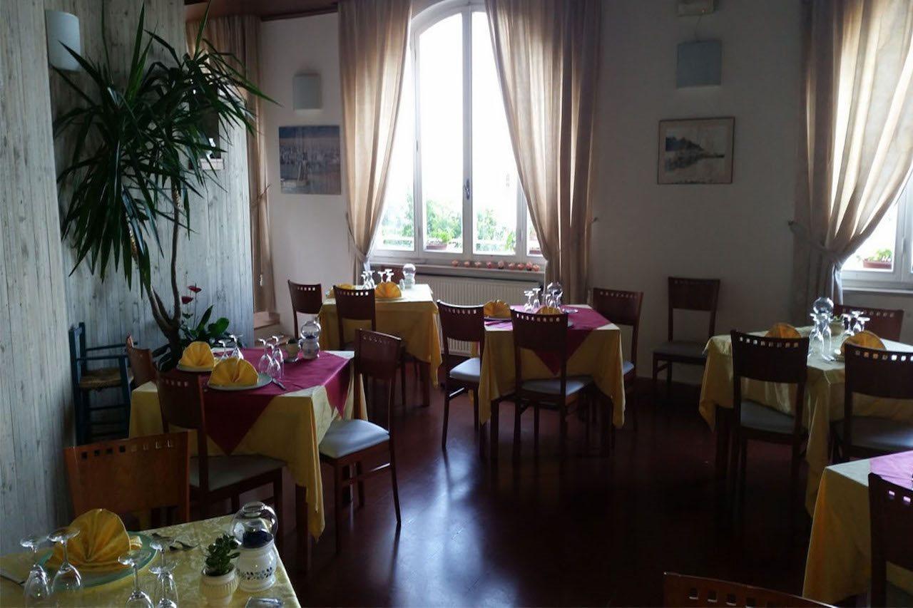 Hotel Vittoria Porto Santo Stefano  Exterior foto
